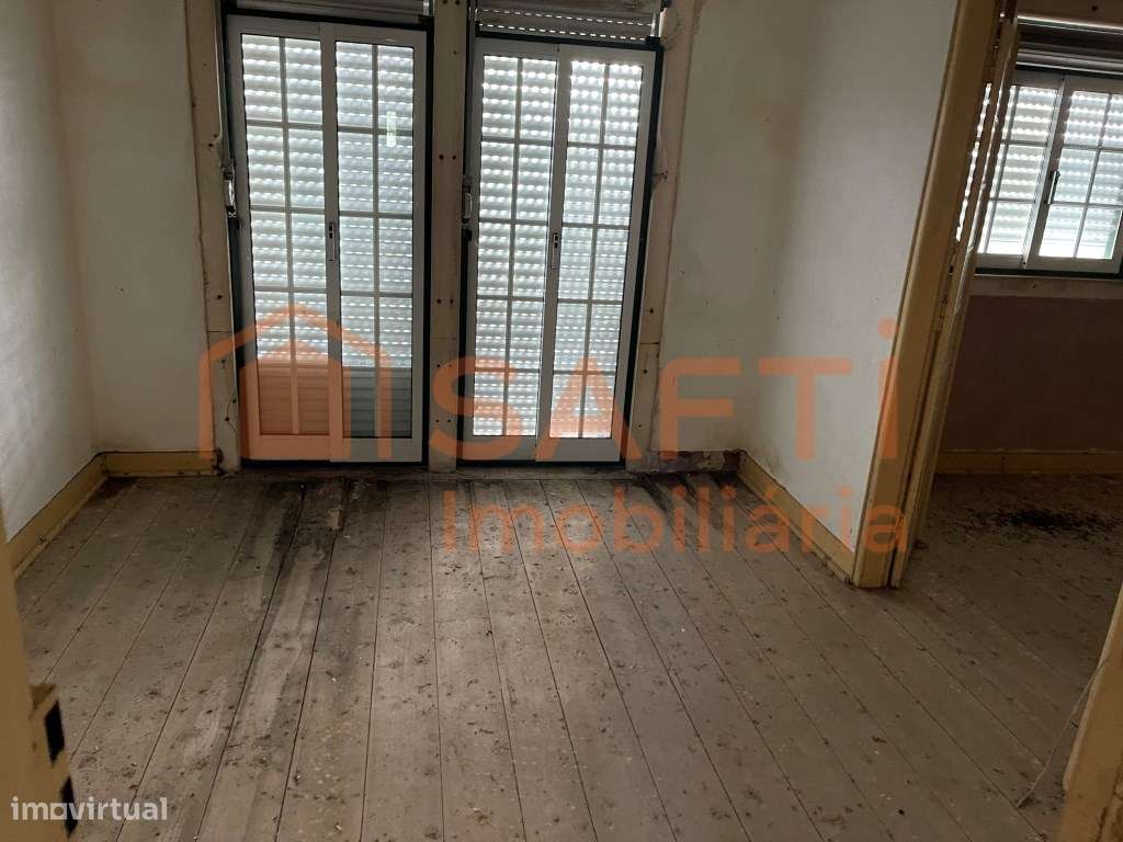 Moradia para Restauro com Terreno | Barreiro-Lagares - Colmeias-Mem... - Grande imagem: 4/7
