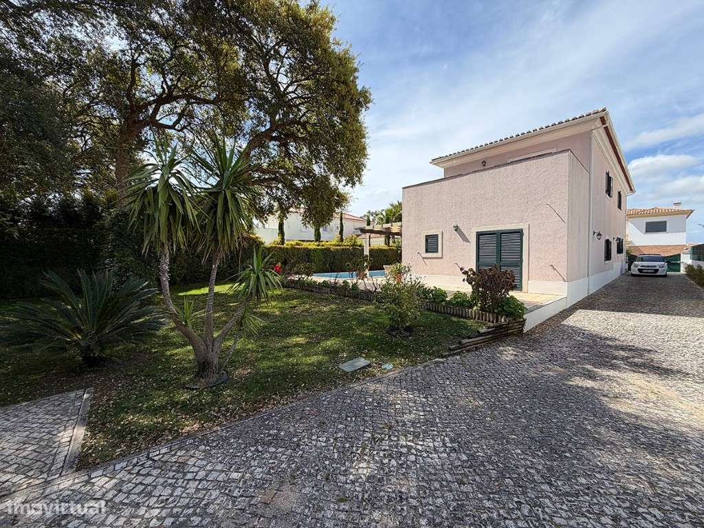 Moradia com Piscina, lote de 865 m2, a vendas nas Casas de Azeitão-36
