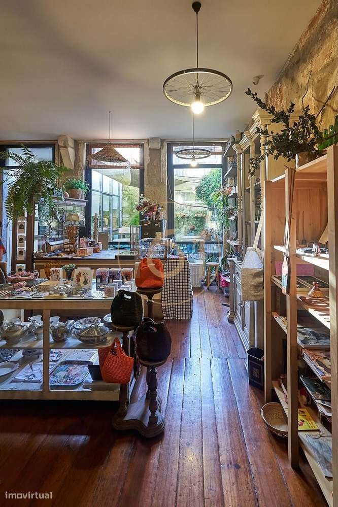 Loja na Travessa de Cedofeita para venda-14