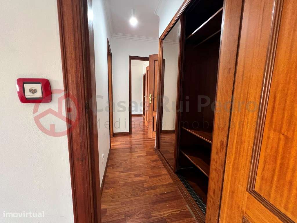 Apartamento T3 com garagem e arrecadação em Santa Marta do Pinhal, ...-35