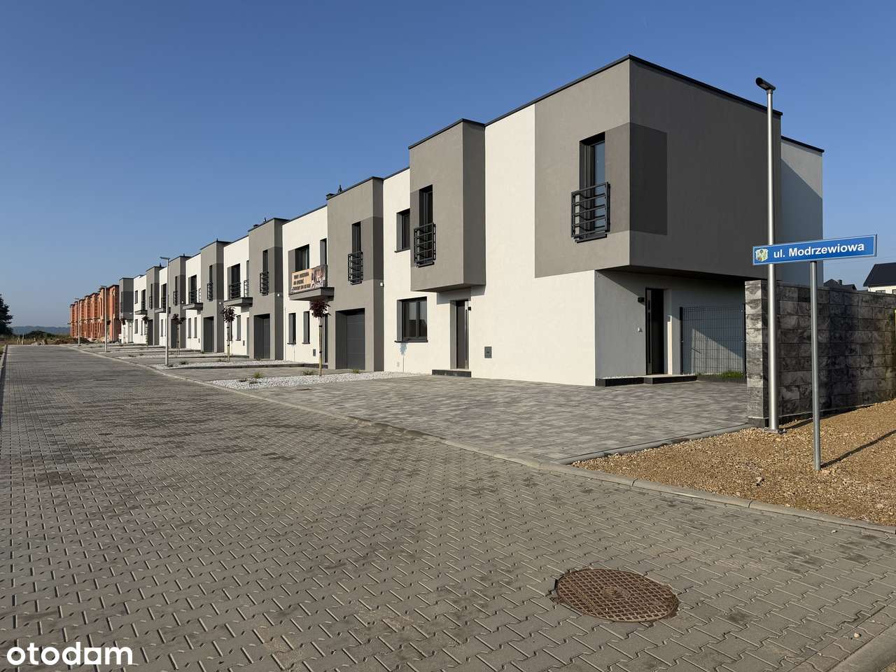 Nowy dom 101 m² w Świerklańcu z ogrodem i 2 miejscami parkingowymi
