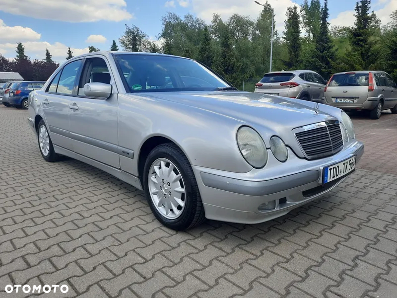 Mercedes-Benz Klasa E 200 Avantgarde - 13