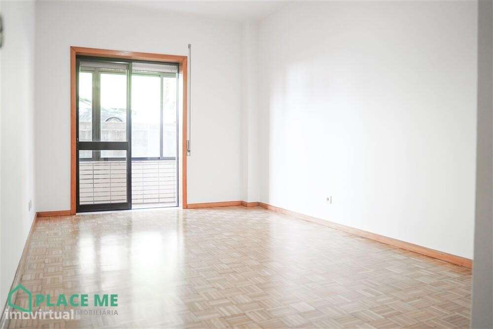 Apartamento T1+1 próximo da Estação de Comboios-23