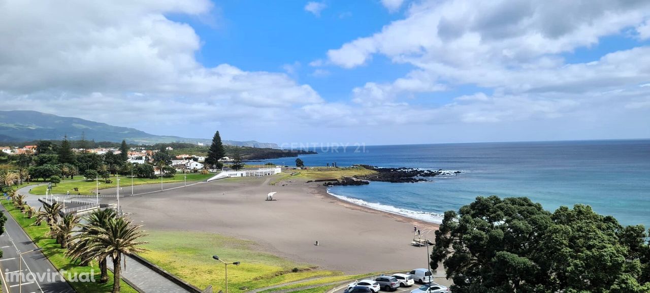 Apartamento T3 Deslumbrante à Beira-Mar - Vista para a Praia das Milíc