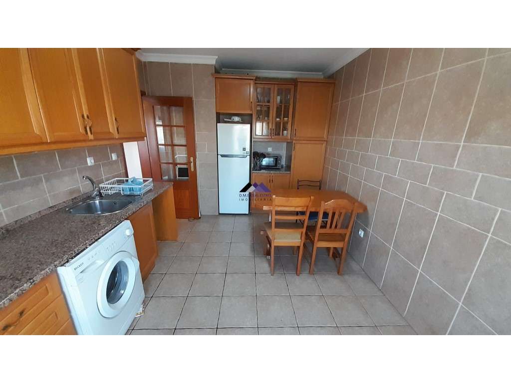 Apartamento T1 na Urbanização das Amendoeiras - Grande imagem: 5/29