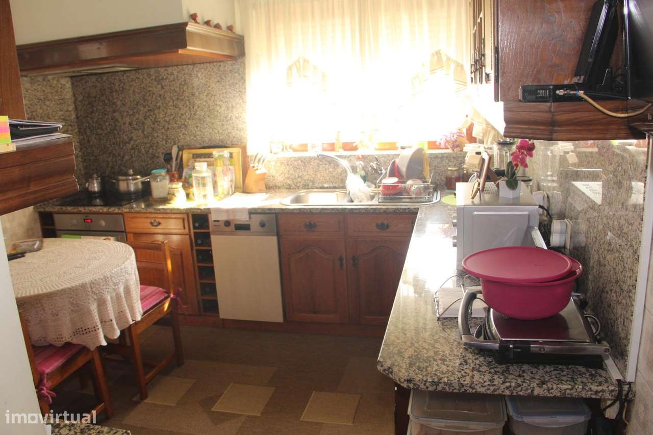 Moradia 4 Frentes lote com 980m2-28