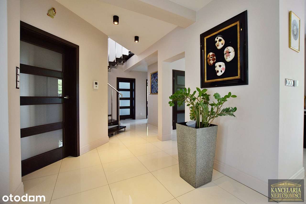 Luksusowa rezydencja z bajecznym ogrodem!-6