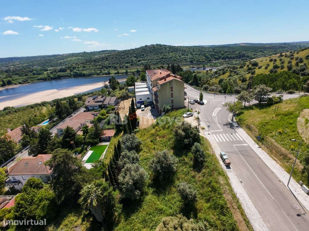 Terreno Urbano - Grande imagem: 3/11