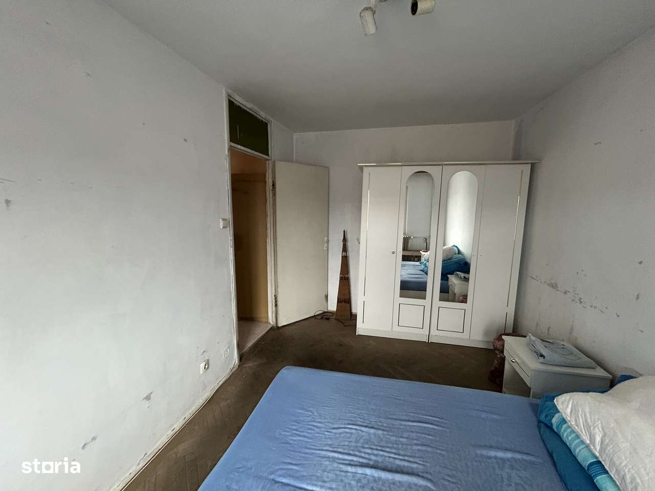 Vand apart.3 cam.decom.Micalca,Pta Miorita, et.4/4-5