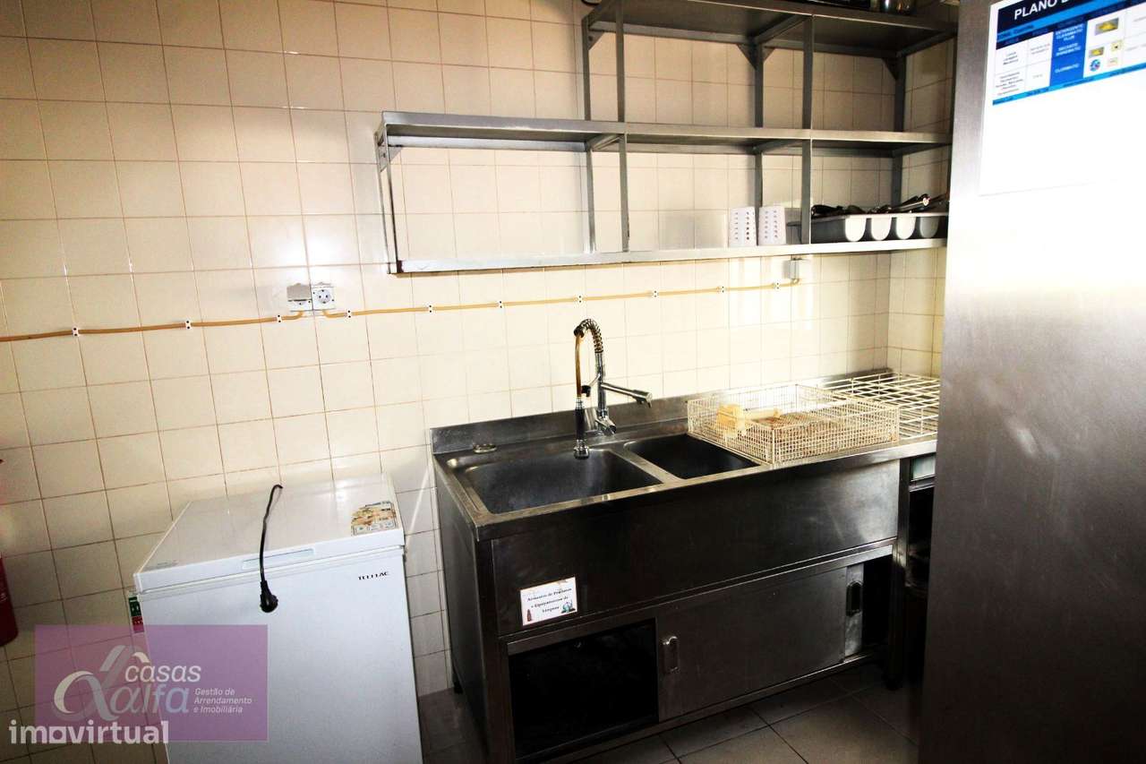 Loja com licença para restauração  centro de Monte Redondo-10