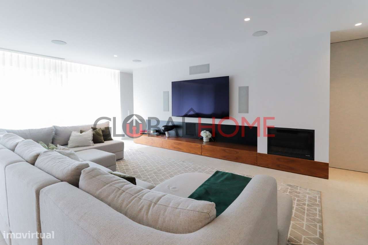 Moradia T5 com piscina na Quinta das Luzes-8