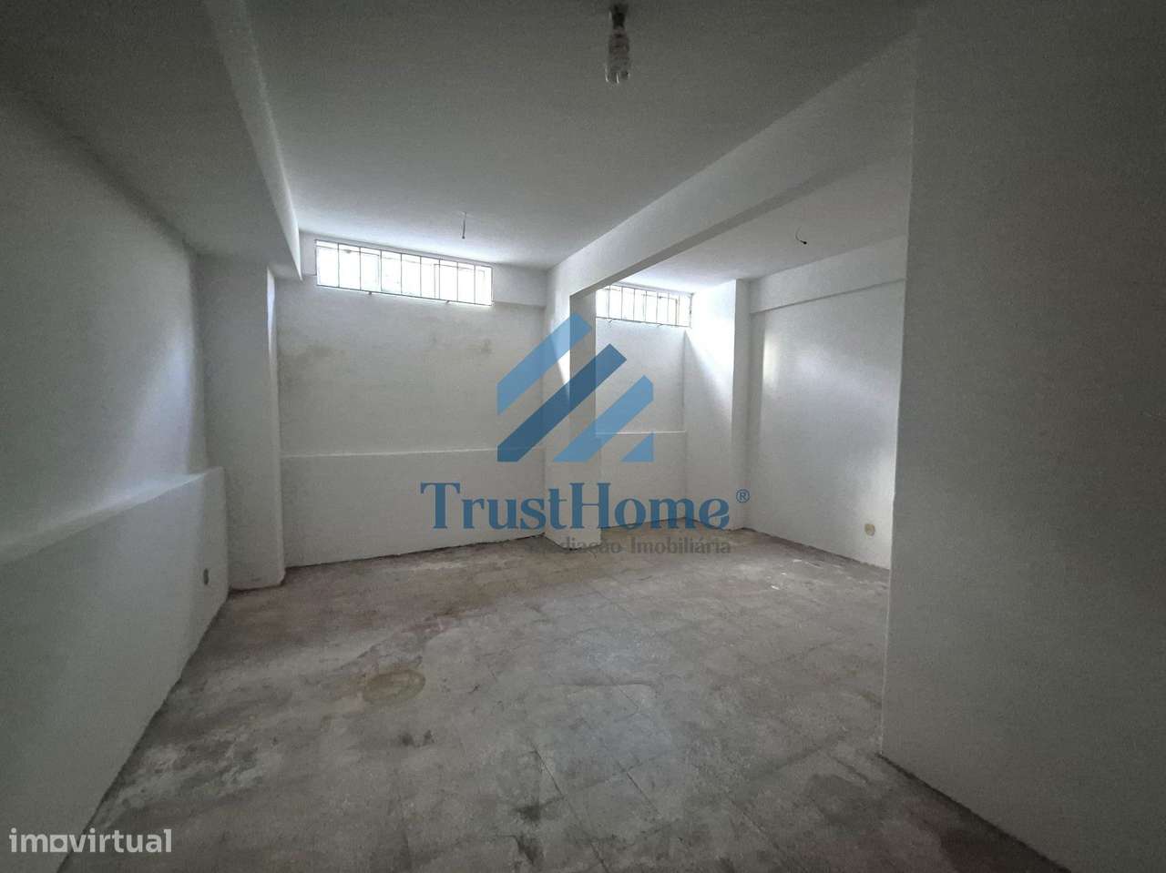 T2 Totalmente Remodelado c/ arrecadação 27m2 Benfica Lisboa-27