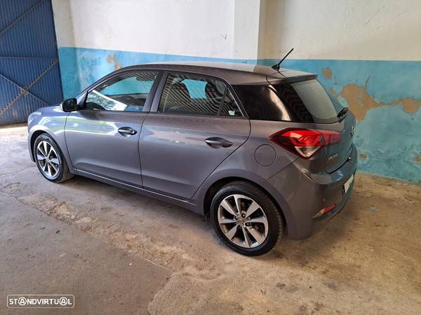 Hyundai i20 1.1 CRDi Comfort+Pack Look+JLL16 - 28