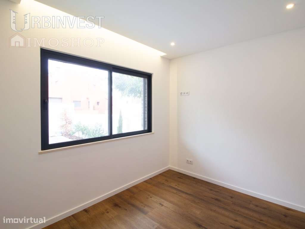 Moradia T4 a curta distância da praia do Almargem, em Quarteira, Al...-26