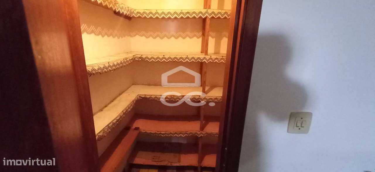 Moradia T3 com 3 pisos em Beja-14