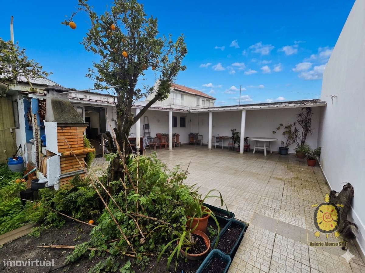 Moradia T3 + 1 com loja e armazem - Grande imagem: 4/30