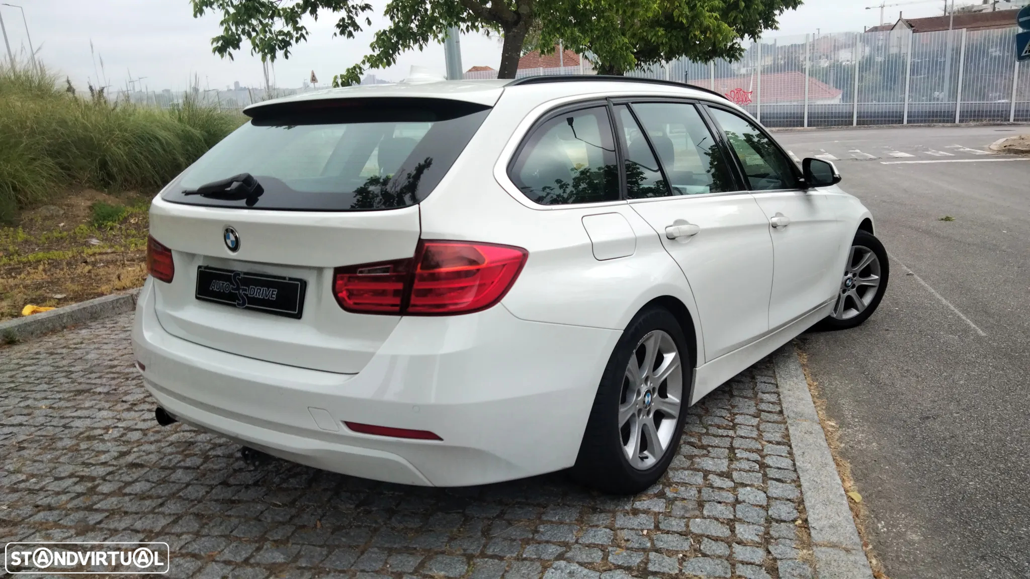 BMW 318 d Touring Navigation Sport - 19