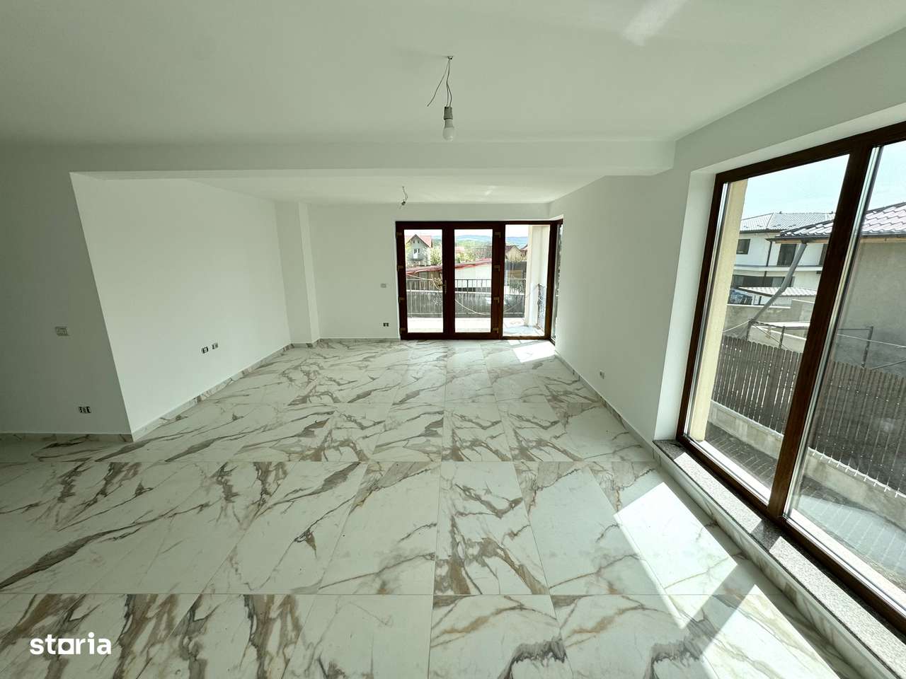 6camere!500mp teren!Semineu!Incalz in pard! Casa Horpaz-Lunca Cetatuii - Imagine principală: 3/14