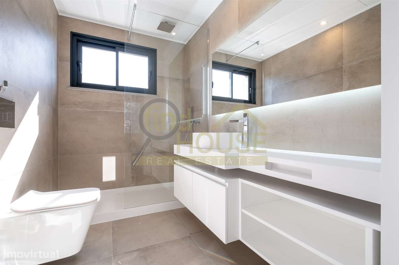 Moradia geminada T3 em Bicesse-18