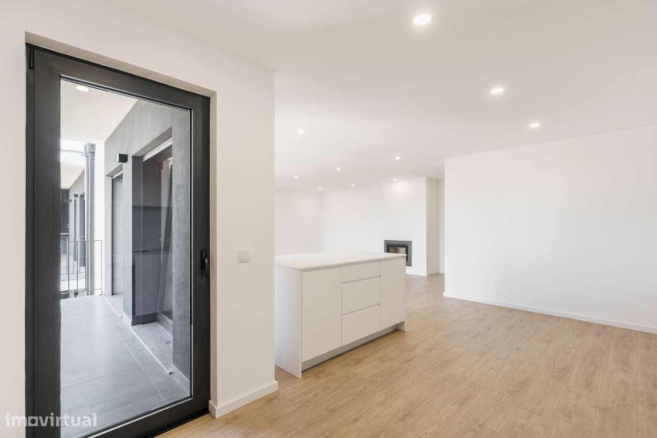 Exclusivo T3 Novo no Último Piso | 196 m² | Duas Frentes-16