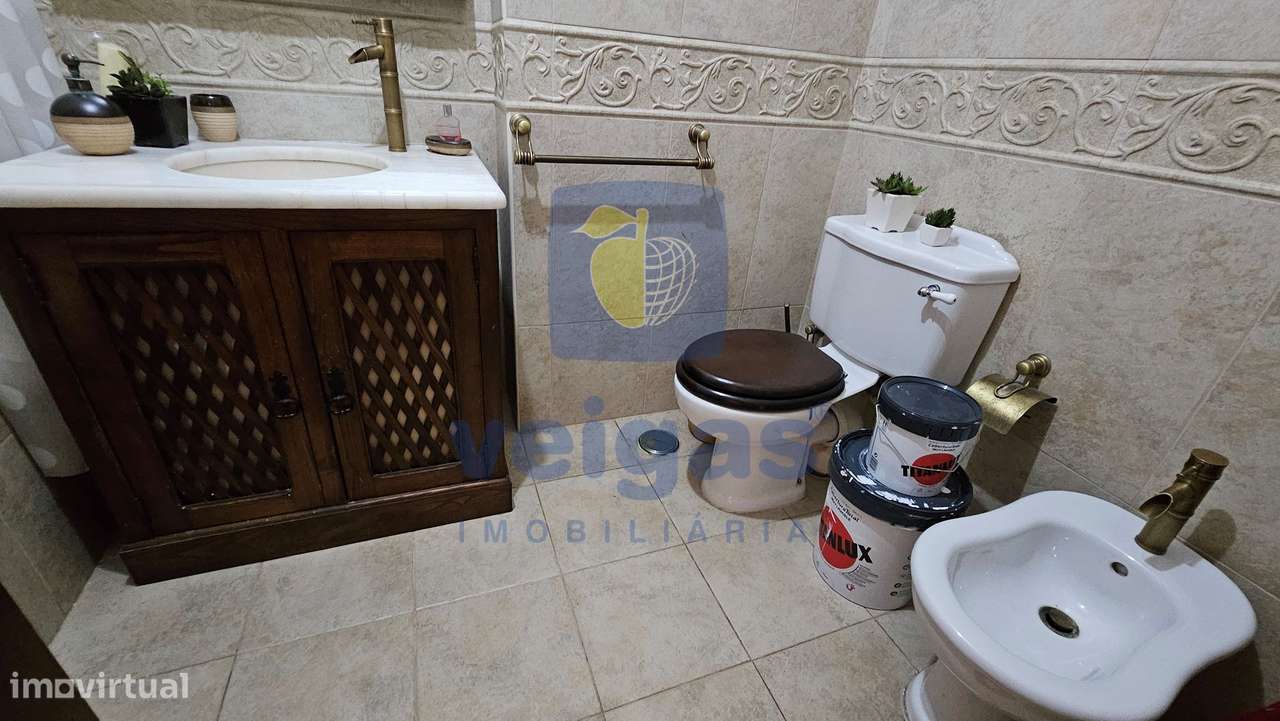 Apartamento T4 com 3 WC e Estacionamento-24