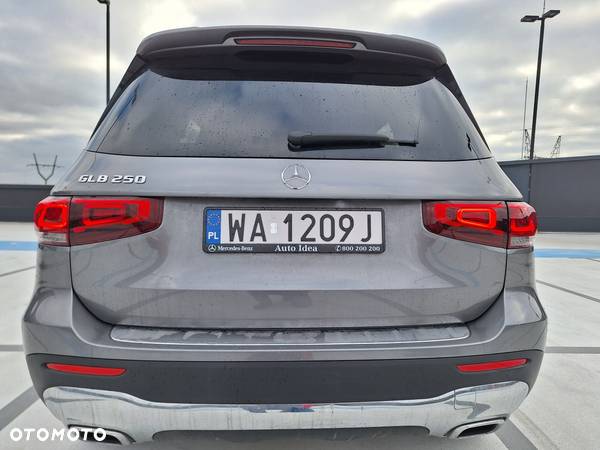 Mercedes-Benz GLB 250 8G-DCT - 9