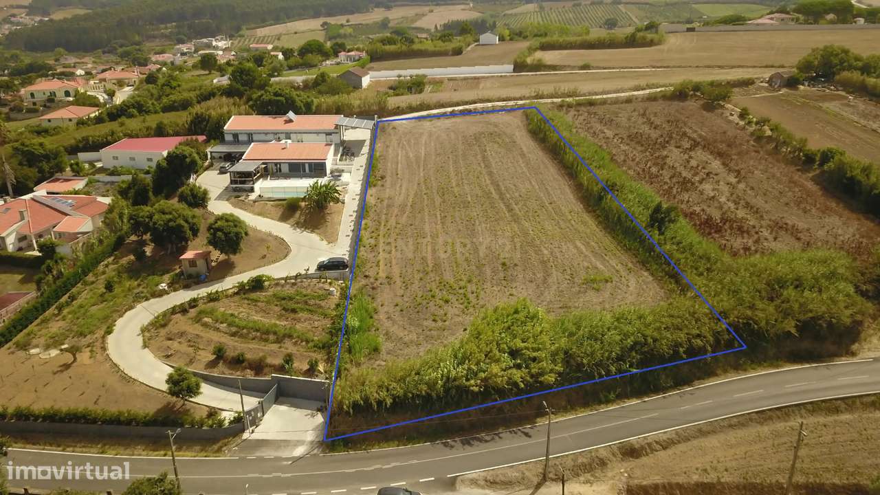 Terreno Exclusivo com Projeto Aprovado para 2 Moradias de Luxo | 3680m - Grande imagem: 2/11