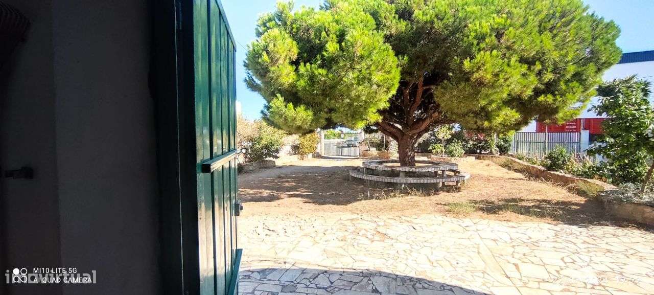 Terreno C/ 6.600 M2 P/ Construção C/ Moradia Zona Industrial Olhão-8