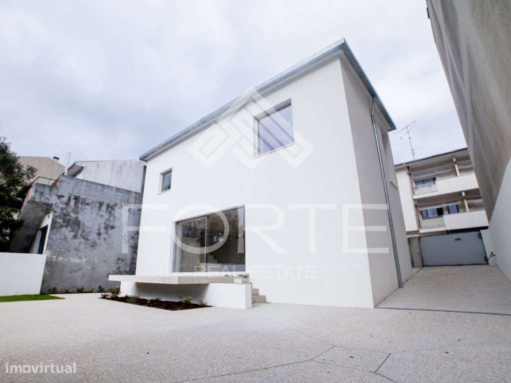 T3 com Piscina em Plena Cidade de São João da Madeira-14