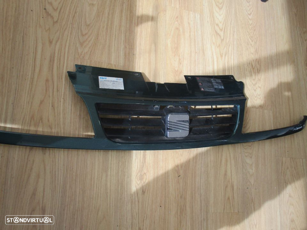 Grelha Frontal Simbolo Seat Alhambra - 3