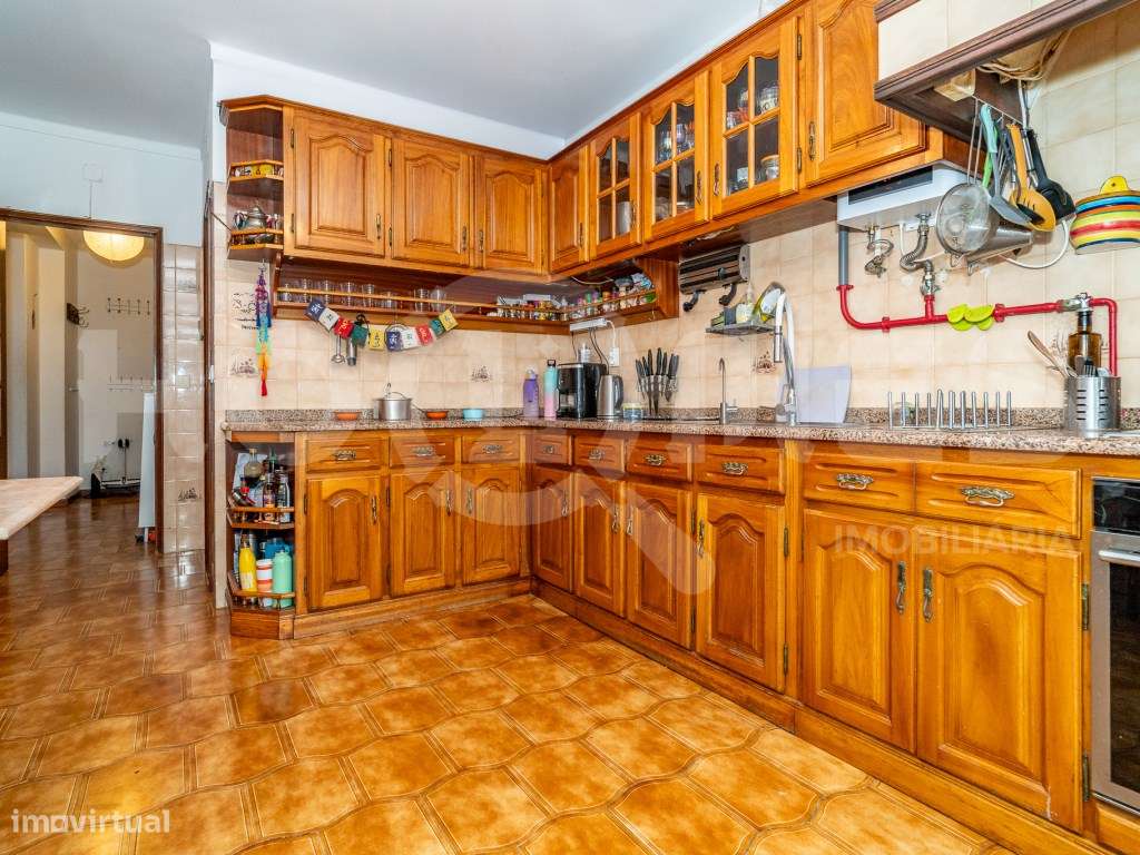 Apartamento T3 | Garagem | Arrumos | Centro Histórico-16