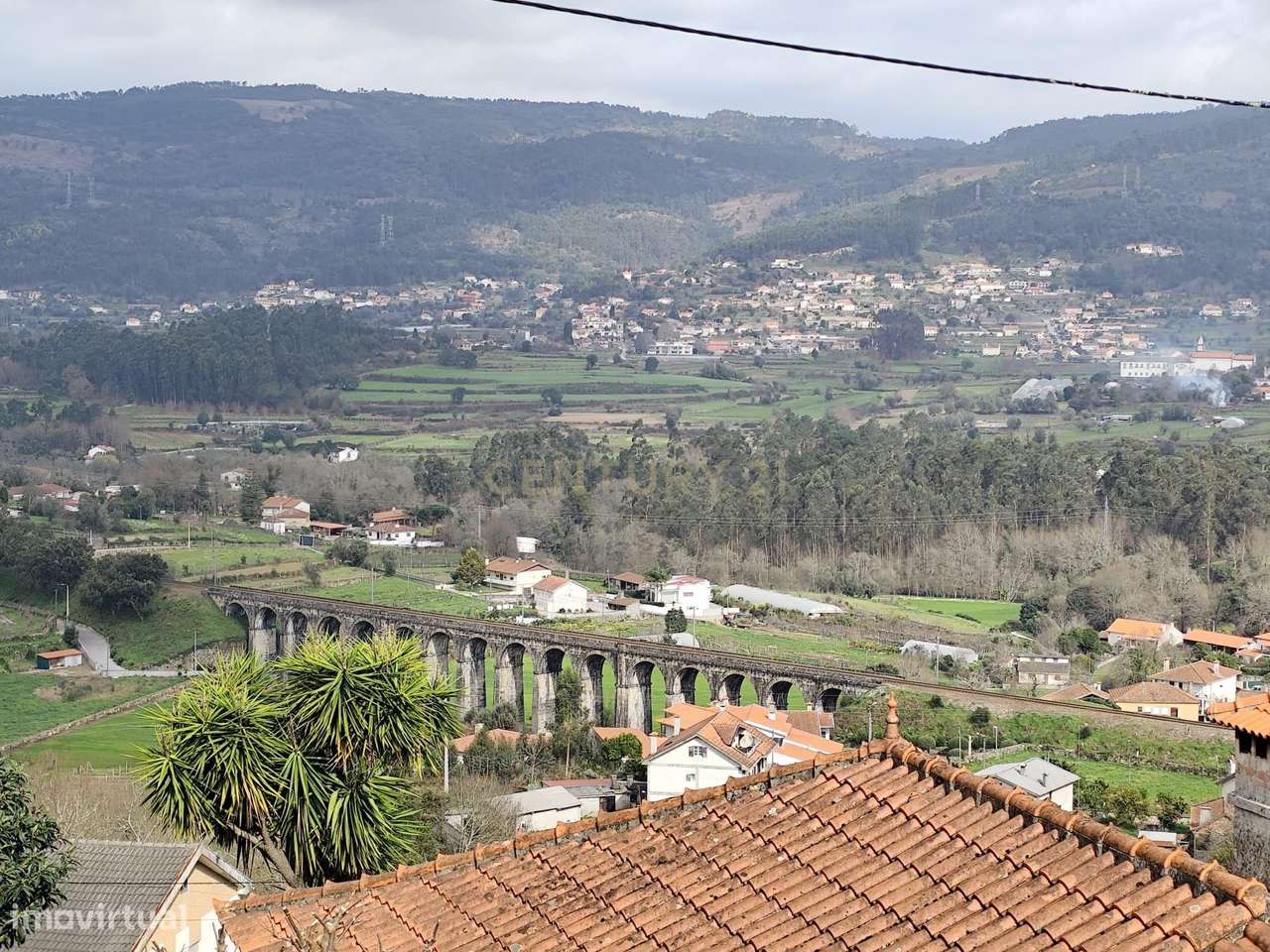 Casa em Pedra Renovada com vistas Panorâmicas - Grande imagem: 4/13