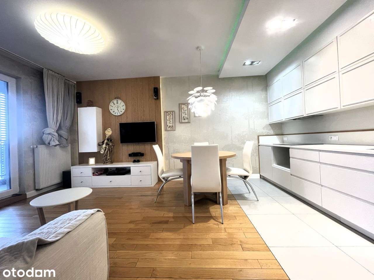 4 pokoje, 2 miejsca parkingowe-13