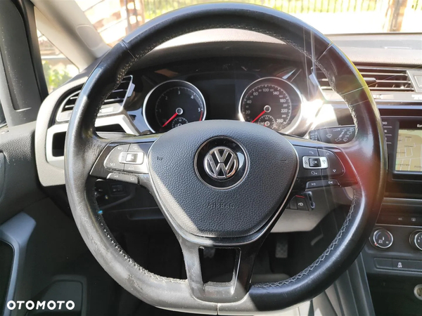 Volkswagen Touran 1.6 TDI BMT Comfortline - 24