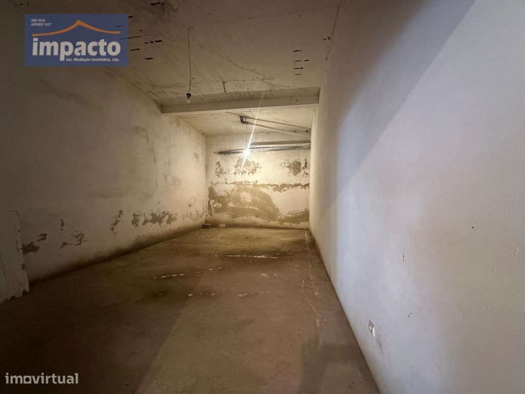 LOJA Sobral Monte Agraço, 55 m2 e arrumos 38 m2, Montra, inst sanit...-11