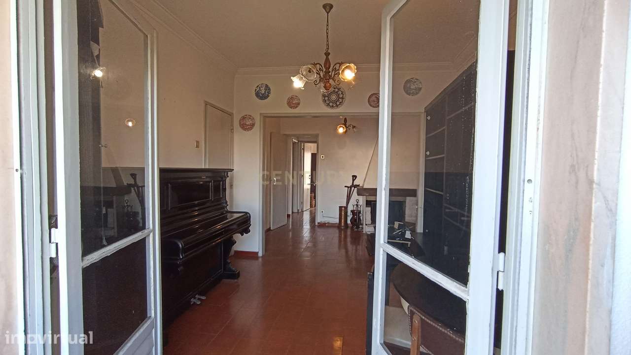 T2  perto da Estação da CP de Rio de Mouro - Grande imagem: 2/19