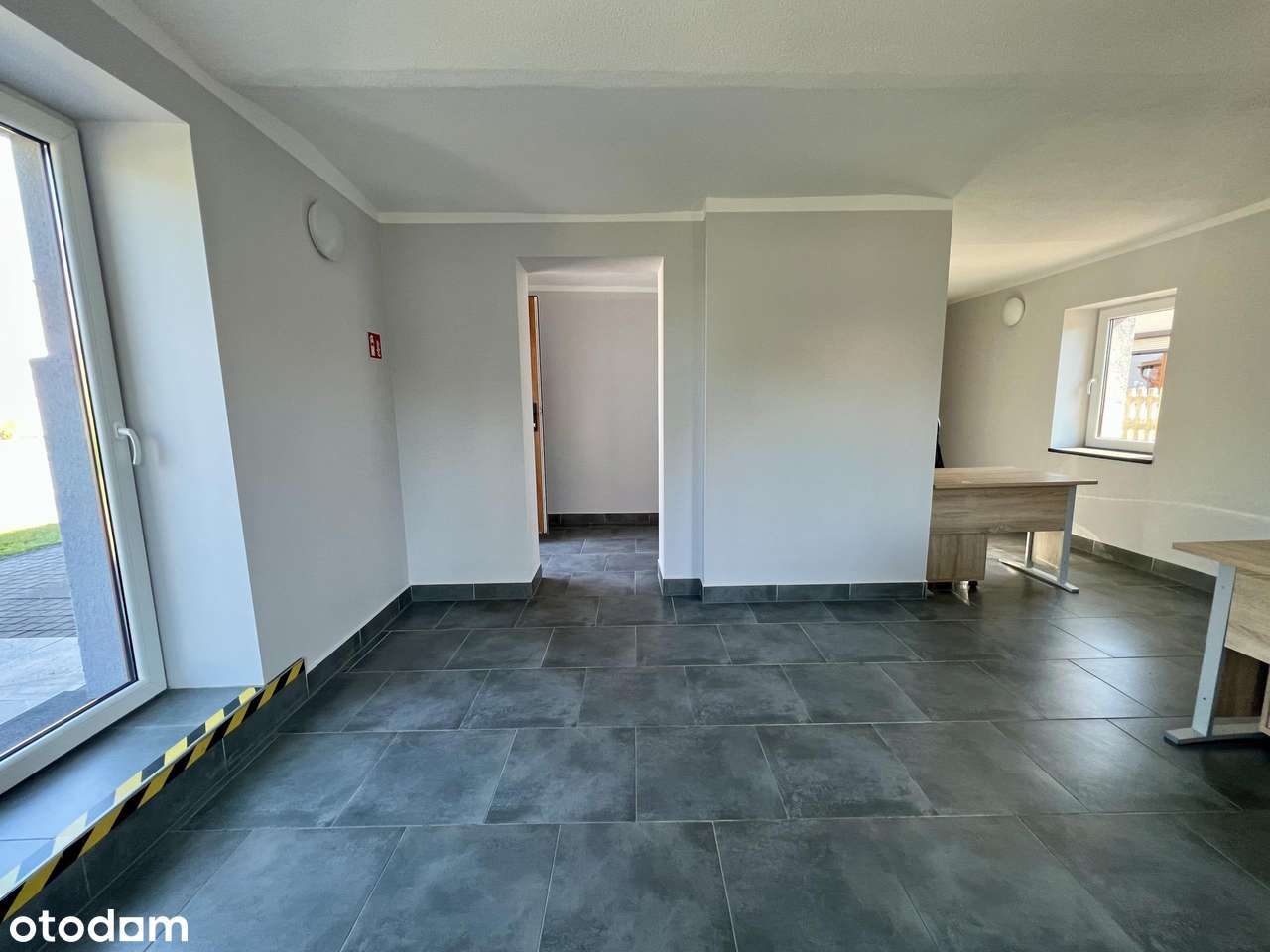 Budynek z placem przy obwodnicy Opola-6