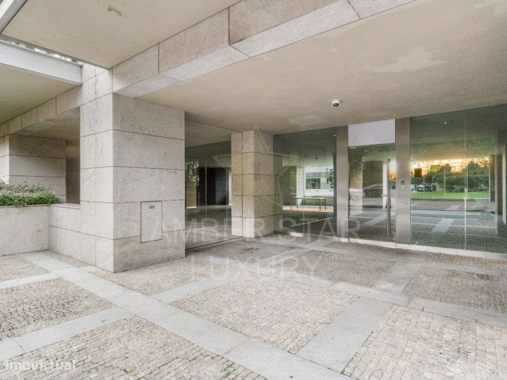 Apartamento T4 como novo, em condomínio de alto padrão-35
