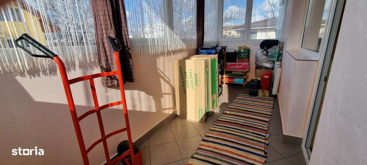 De vânzare apartament 2 camere la curte-2