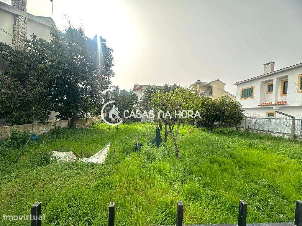 Terreno para Construção Urbana na Quinta do Conde-2