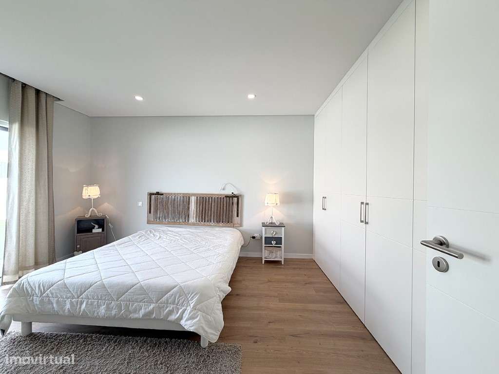 Moradia T4 térrea com 230m2 em condomínio privado, Azeitão-20