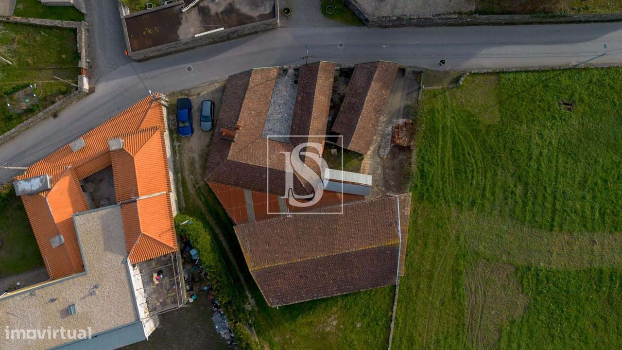 Moradias para restauro Paredes Sobrosa - Grande imagem: 4/30