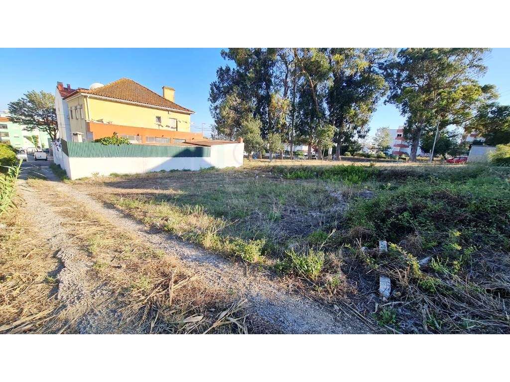 Terreno de 2455m2 com PIP para construção de prédio com 4 apartamen...-16