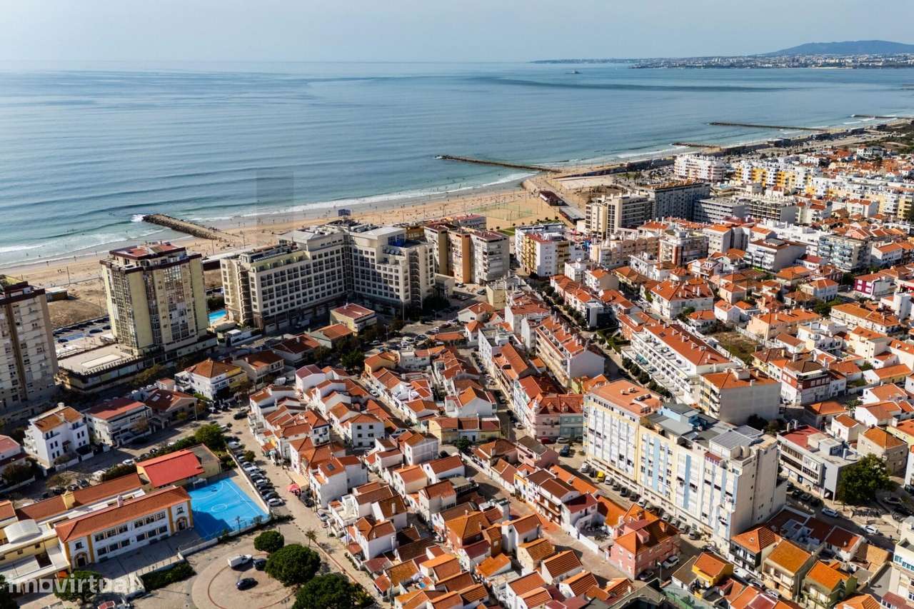 Para venda: Moradia no centro da Costa da Caparica-25