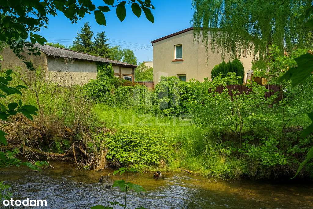 Dom z budynkami gospodarczymi w sercu Skarszew-2