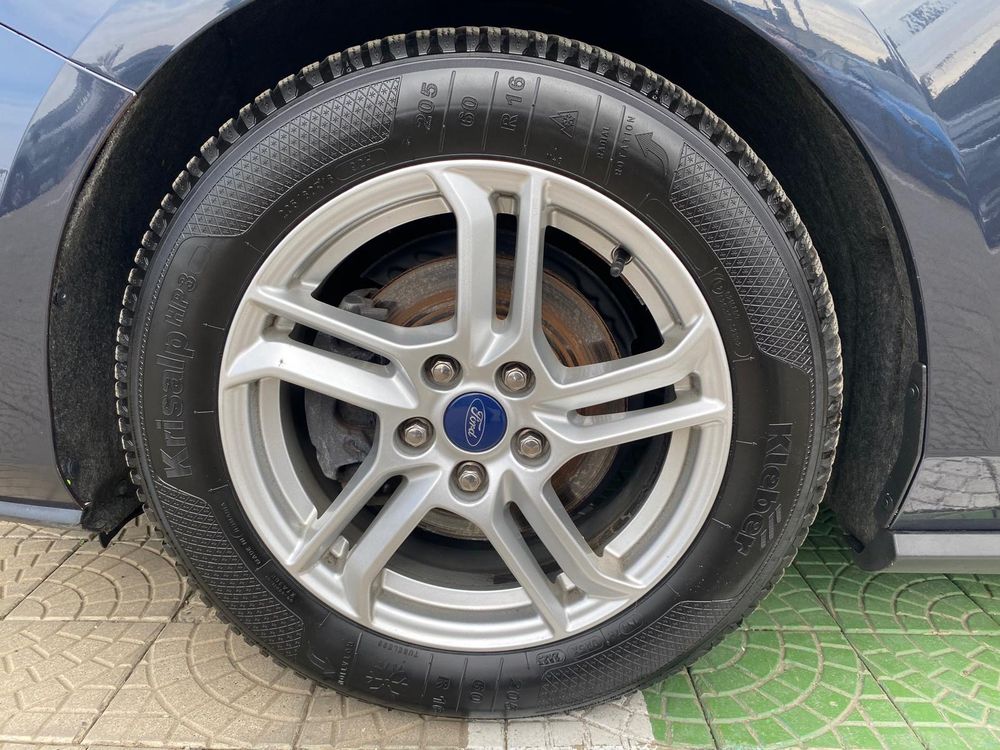 Ford Focus - foto 29