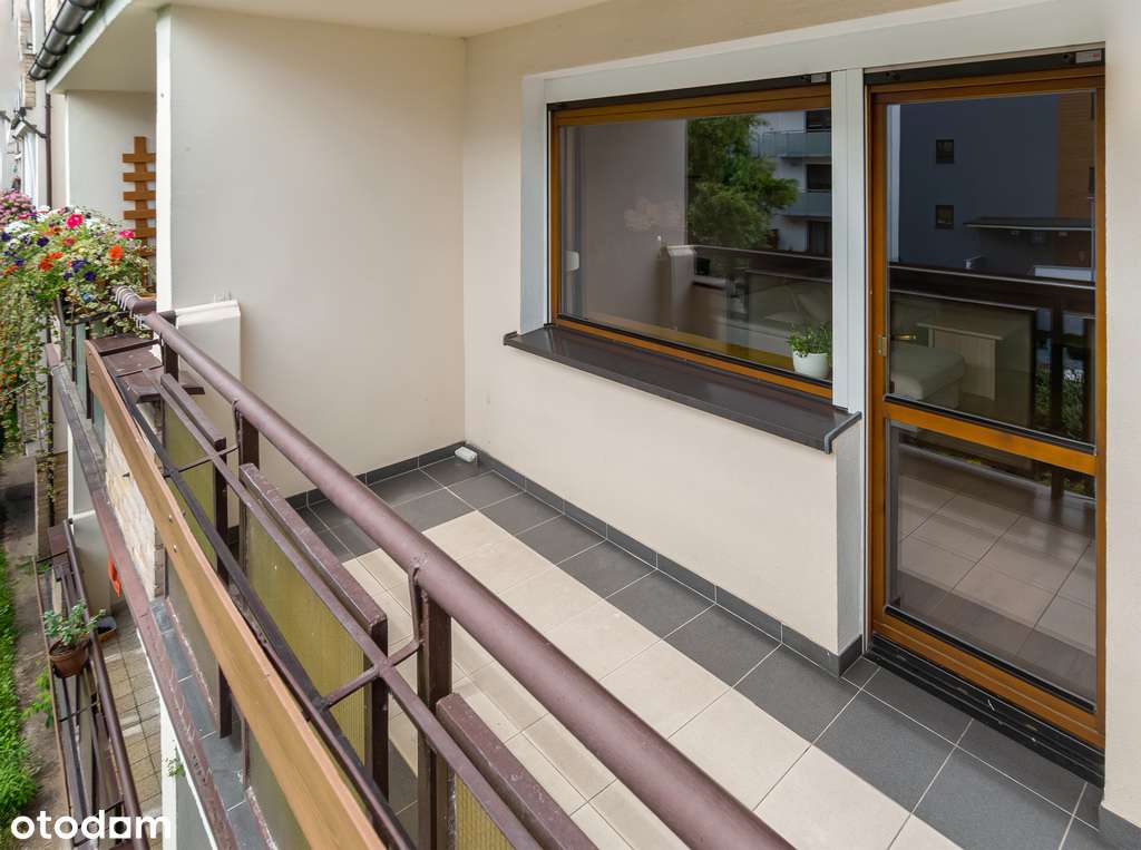 3pokojowe mieszkanie z balkonem w świetnej okolicy-11