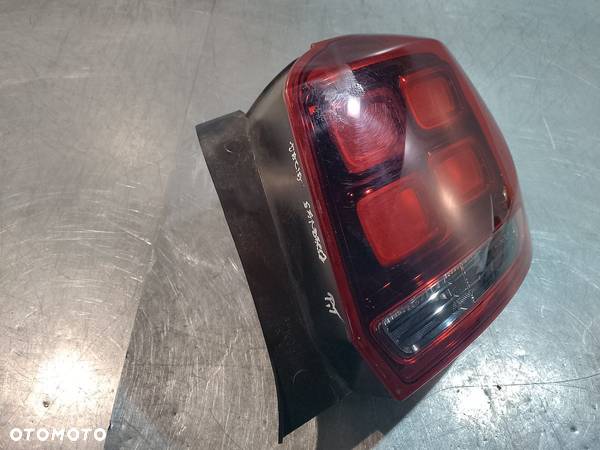 LAMPA TYLNA PRAWA DACIA SANDERO II 265506147R HATCHBACK - 9