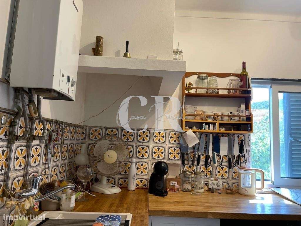 Moradia Térrea Isolada de 2 Quartos com Jardim, Anexos e Garagem, entr-11