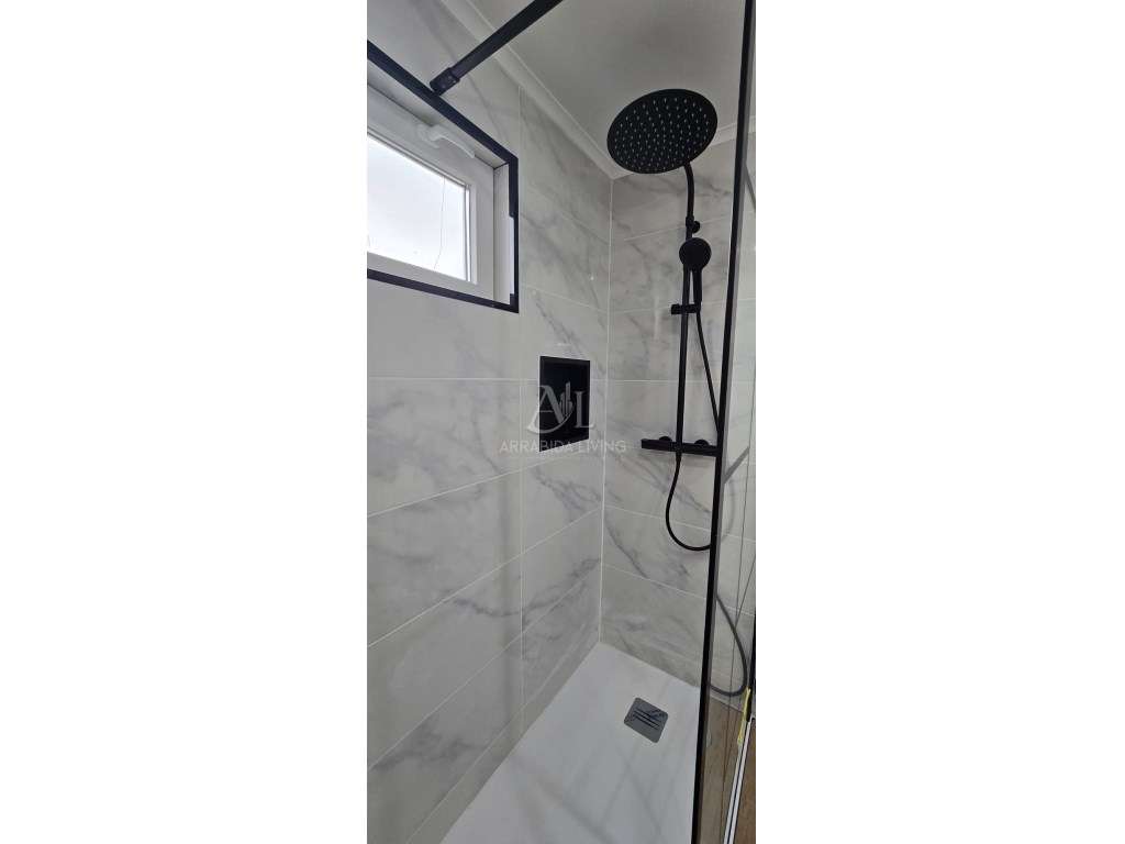 Apartamento de T2 remdoelado na camarinha-11